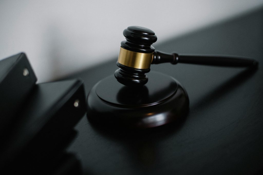 Which Law Firm Offers the Best Legal and Compliance Services?